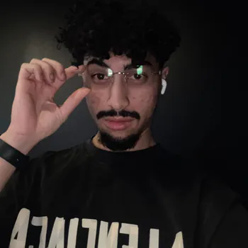 Ethan Exner, known online as IceyyStudios, in his Kick profile picture